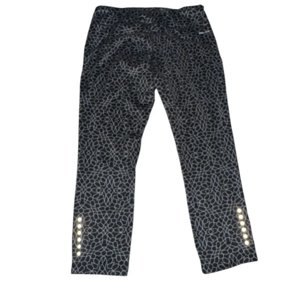 Nike Dri-Fit Starglass Epic Run‎ Women's Small Crops Gray Reflective Silver Sz M